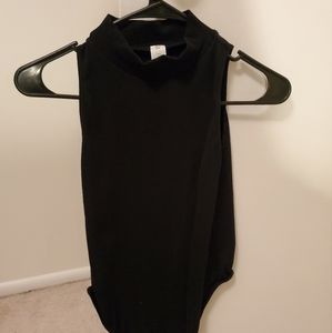 Black vneck body suit
